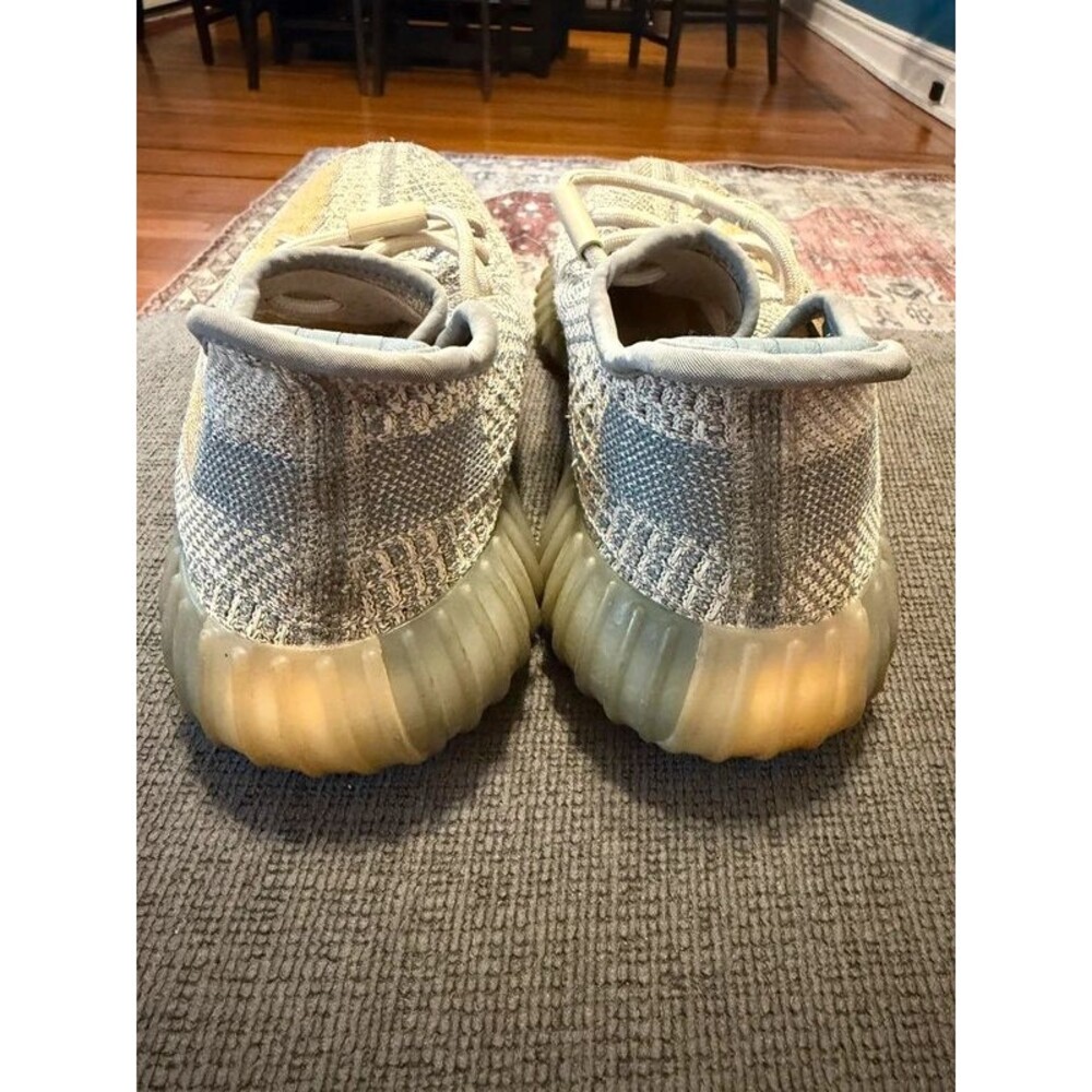 Yeezy - Picture 3 of 6